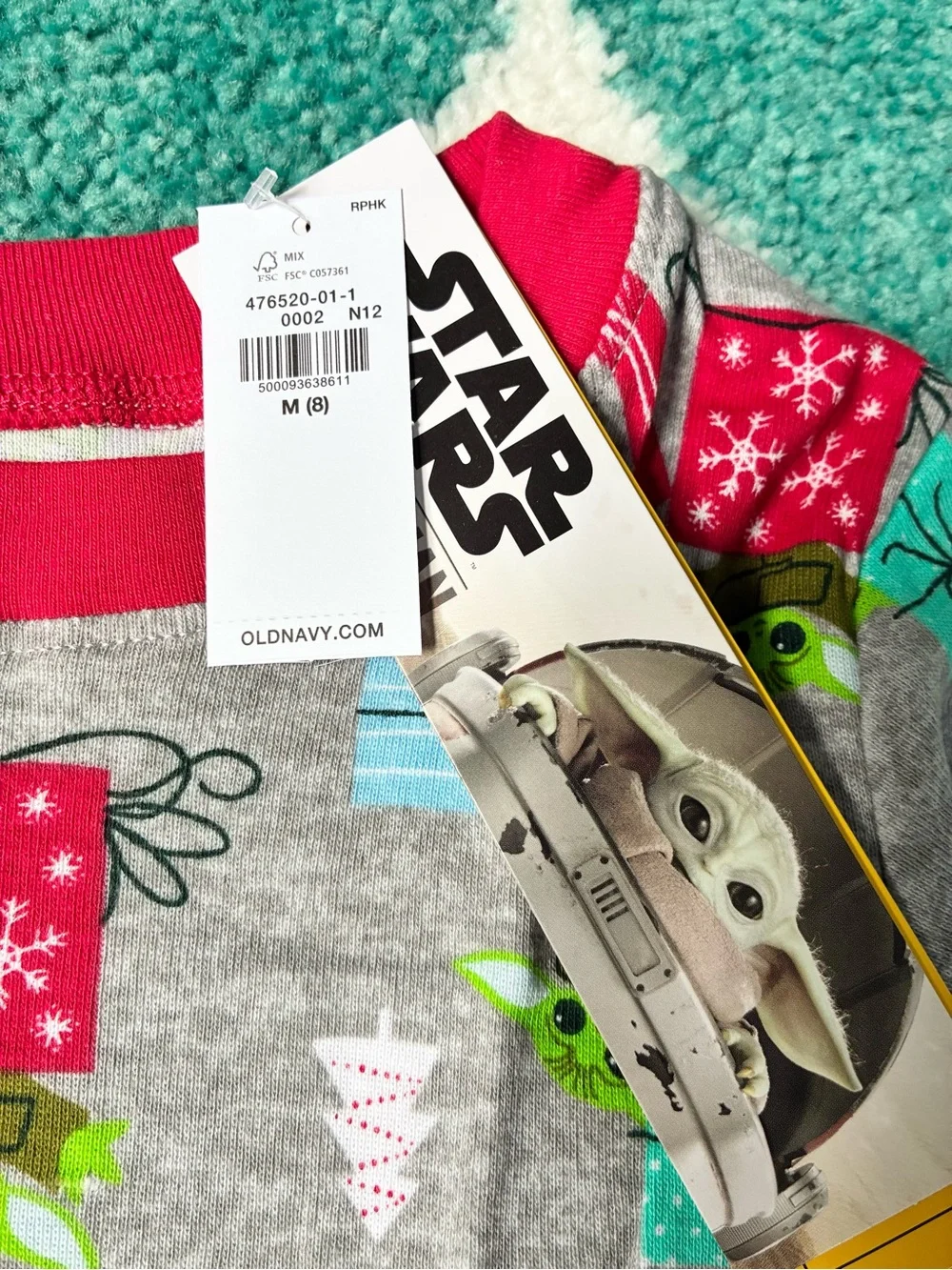 NWT - Old Navy x Star Wars Mandalorian Christmas PJ Set (Grey/Red/Green) Size 8